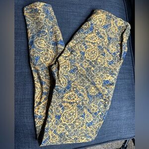 LuLaRoe Gold & Blue paisley Patterned Leggings.  One size.  Women $5 bundle deal